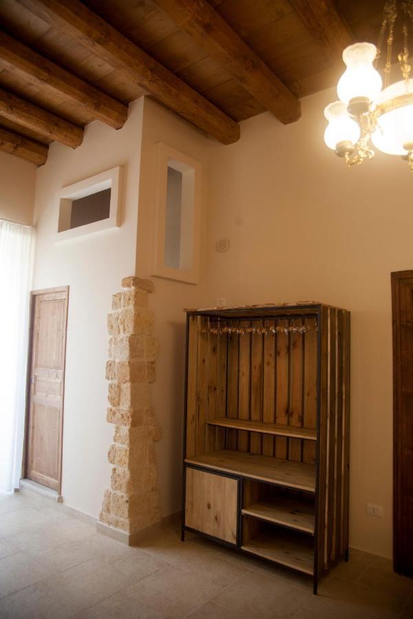 3 Archi B&B ตรานิ ภายนอก รูปภาพ