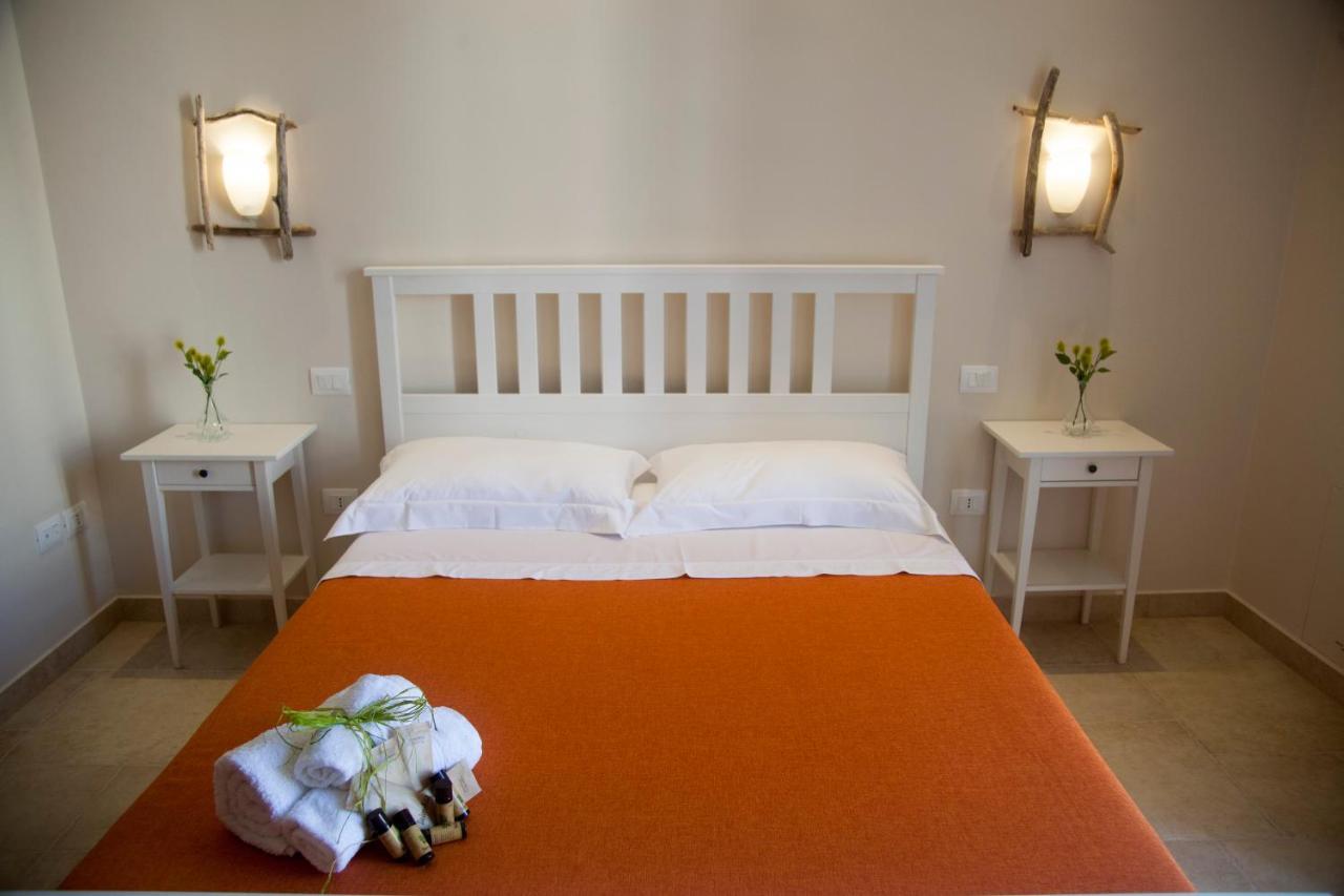 3 Archi B&B ตรานิ ภายนอก รูปภาพ