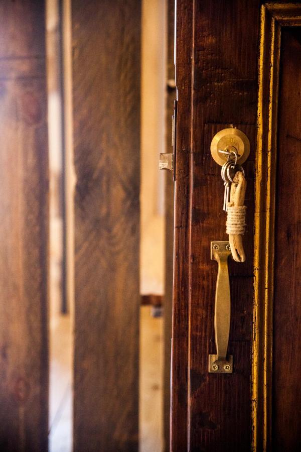 3 Archi B&B ตรานิ ภายนอก รูปภาพ